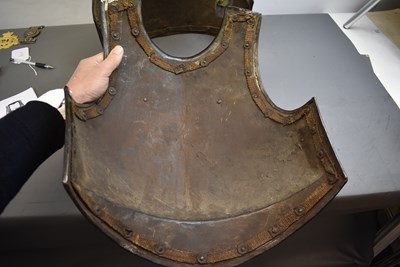 Lot 787 - A 19TH CENTURY CUIRASSIER'S BREAST AND BACK PLATE ENSEMBLE