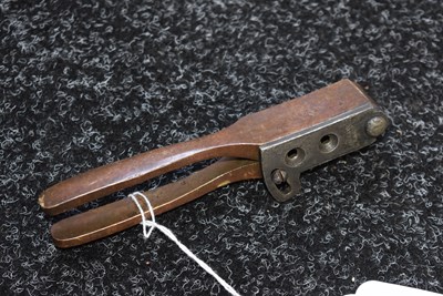 Lot 399 - A .44 CALIBRE COLT SECOND MODEL DRAGOON BULLET MOULD