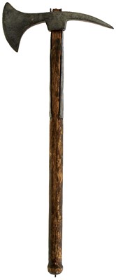 Lot A LATE 18TH OR EARLY 19TH CENTURY CONTINENTAL BOARDING AXE