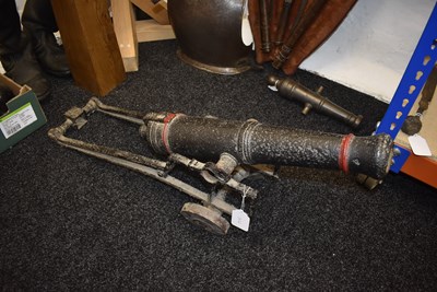 Lot 69 - A LATE 18TH OR EARLY 19TH CENTURY CAST IRON CANNON
