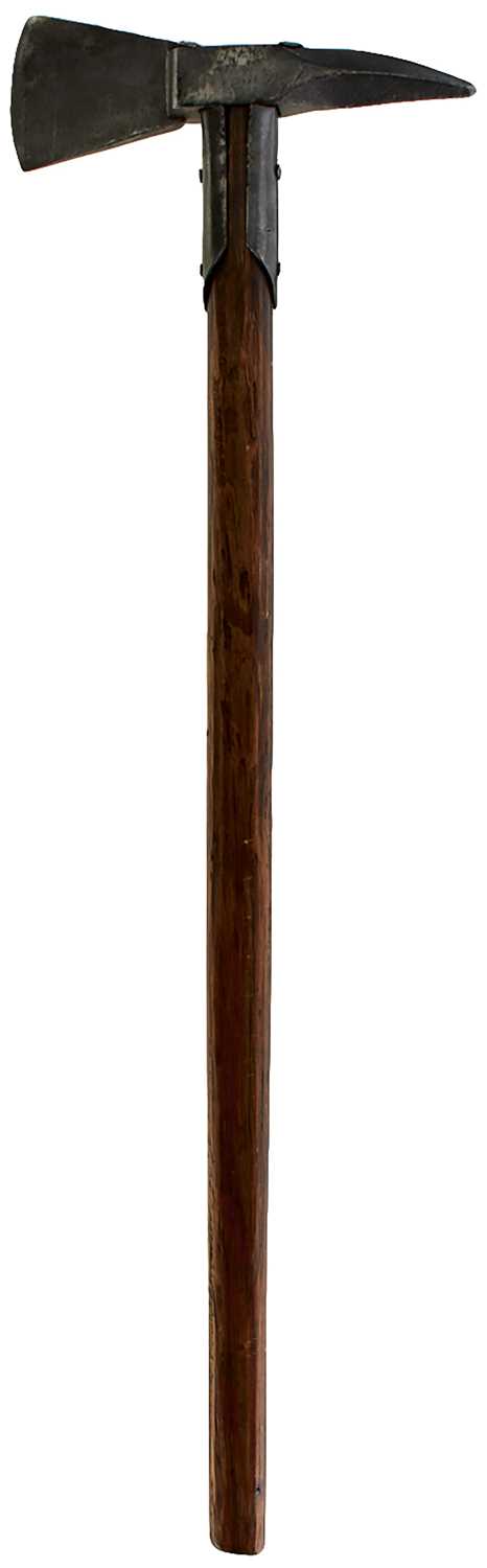 Lot 61 - A LARGE SIZE EARLY 19TH CENTURY FRENCH BOARDING OR RIGGING AXE