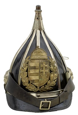 Lot 731 - AN EARLY 20TH CENTURY ROYAL HUNGARIAN POLICE OTHER RANKS HELMET