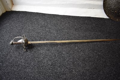 Lot 360 - AN ENGLISH CIVIL WAR PERIOD OFFICER'S RAPIER