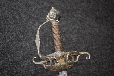 Lot 360 - AN ENGLISH CIVIL WAR PERIOD OFFICER'S RAPIER