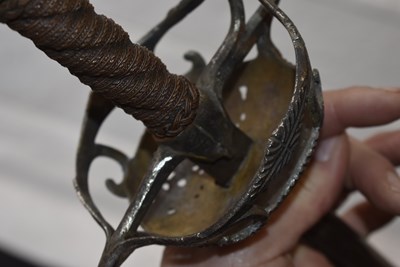 Lot 360 - AN ENGLISH CIVIL WAR PERIOD OFFICER'S RAPIER