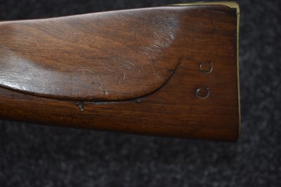 Lot 472 - A VERY RARE 20-BORE FRENCH FLINTLOCK CARABINE DE VERSAILLES