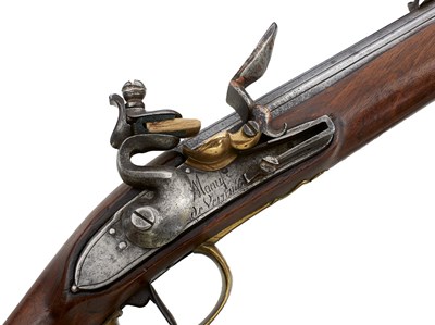 Lot 472 - A VERY RARE 20-BORE FRENCH FLINTLOCK CARABINE DE VERSAILLES