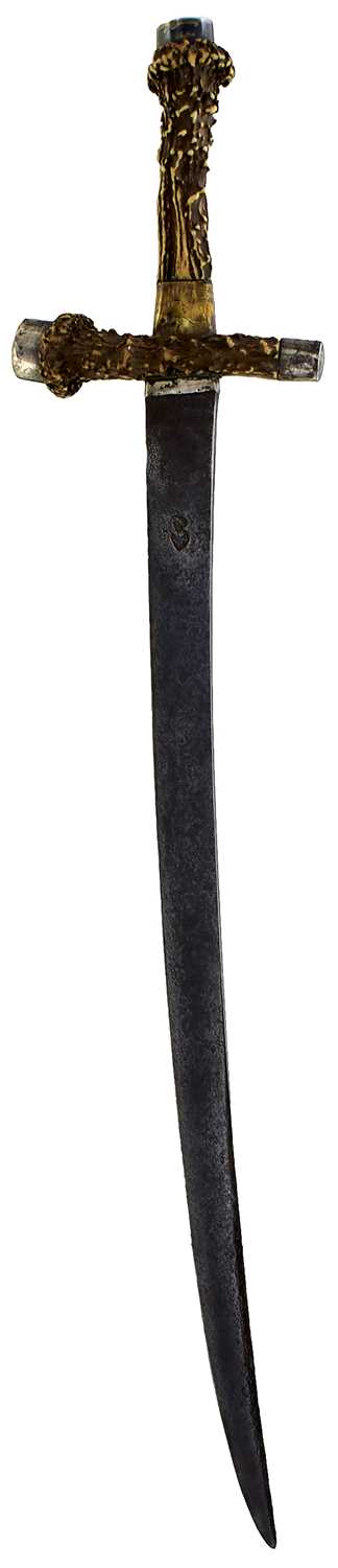 Lot 301 - AN ENGLISH ALL STAG'S HORN HILTED HANGER OR SWORD