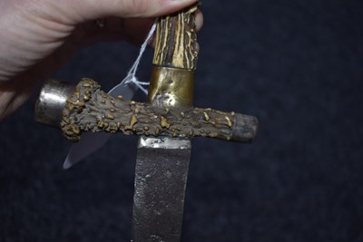 Lot 301 - AN ENGLISH ALL STAG'S HORN HILTED HANGER OR SWORD