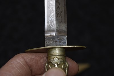 Lot 844 - A BOWIE KNIFE BY MANSON