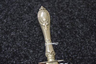 Lot 844 - A BOWIE KNIFE BY MANSON