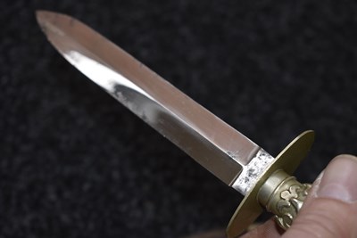 Lot 844 - A BOWIE KNIFE BY MANSON