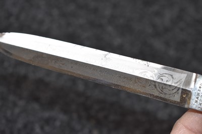 Lot 844 - A BOWIE KNIFE BY MANSON