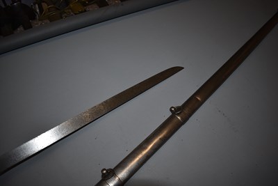 Lot 139 - A RARE FRENCH FLAT BLADE AN IX CUIRASSIER'S (LA CAVELERIE DE LIGNE) SWORD