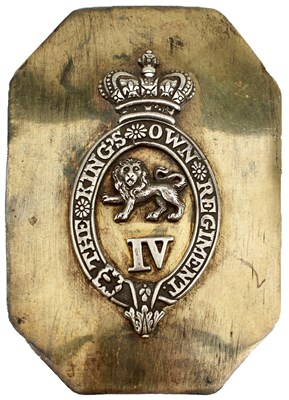 Lot 778 - A GEORGIAN OFFICER'S SHOULDER BELT PLATE TO THE IVTH REGIMENT (KING'S OWN)