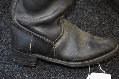Lot 403 - A PAIR OF 17TH CENTURY STYLE LEATHER CAVALIER'S BOOTS