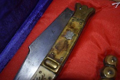 Lot 851 - A CASED PAIR OF 19TH CENTURY SPANISH NAVAJA OR POCKET KNIVES