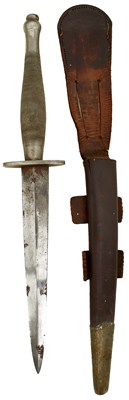 Lot 893 - AN ORDNANCE MARKED SECOND PATTERN FAIRBAIRN-SYKES COMMANDO KNIFE OR DAGGER