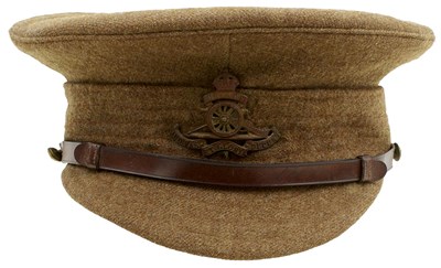 Lot 801 - A FIRST WORLD WAR PERIOD ARTILLERY PEAKED CAP