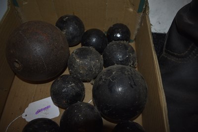Lot 102 - A COLLECTION OF FOURTEEN VARIOUS CANNON BALLS