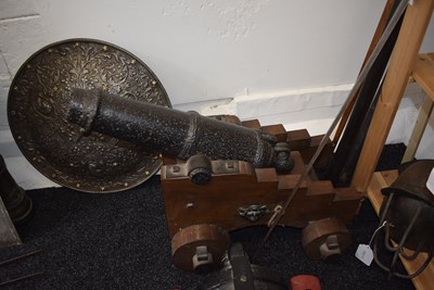 Lot 100 - A 19TH CENTURY CARRONADE