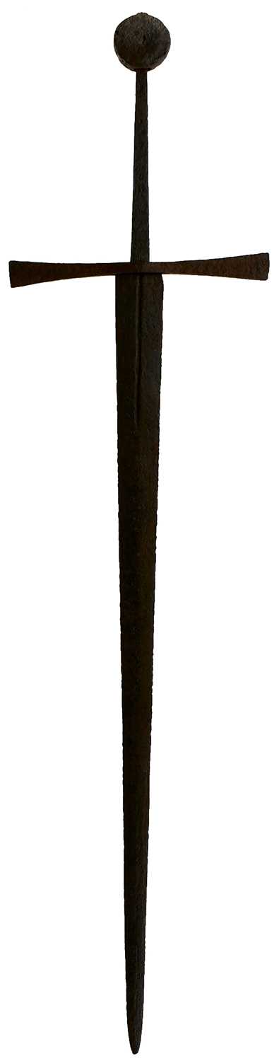 Lot 421 - A KNIGHTLY SWORD
