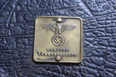 Lot 607 - A THIRD REICH GEHEIME STAATSPOLIZEI MAGAZINE LID