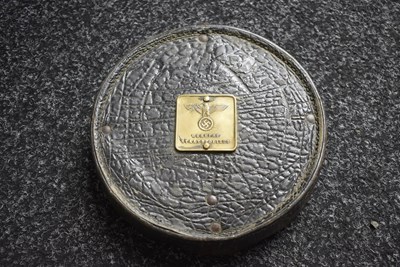 Lot 607 - A THIRD REICH GEHEIME STAATSPOLIZEI MAGAZINE LID