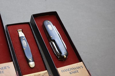 Lot 574 - A SET OF SEVEN BOXED WILKINSON SWORD KNIVES