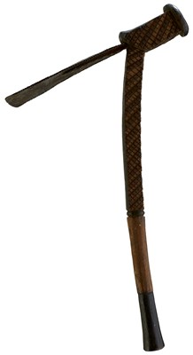 Lot 127 - A 19TH CENTURY SHONA AXE