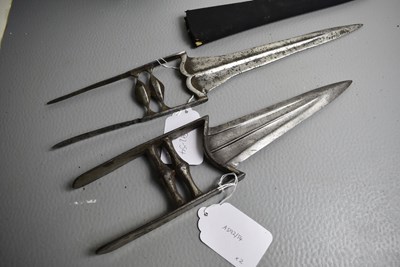 Lot 55 - A LATE 18TH CENTURY INDIAN KATAR OR DAGGER