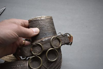 Lot 91 - AN EARLY 20TH CENTURY OMANI JAMBIYA
