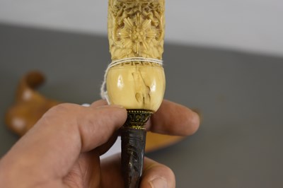Lot 98 - A GOOD 19TH CENTURY OR EARLIER MADURA KRIS