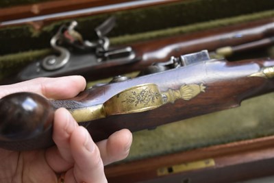 Lot 810 - A CASED PAIR OF .650 CALIBRE FLINTLOCK OFFICER'S OR CITY PISTOLS BY JAMES WILKINSON