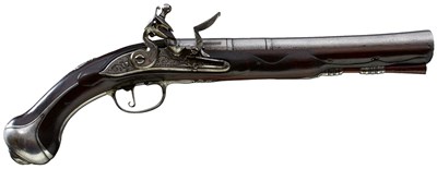 Lot 644 - A LARGE LATE 17TH OR EARLY 18TH CENTURY FLINTLOCK BLUNDERBUSS PISTOL BY SAUNDERS