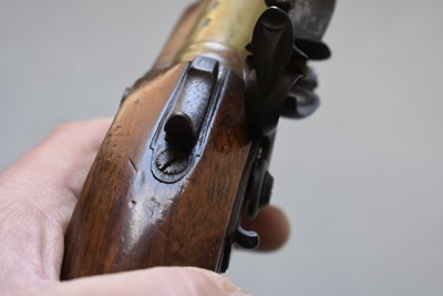 Lot 666 - A FLINTLOCK BLUNDERBUSS BAYONET PISTOL BY BOND