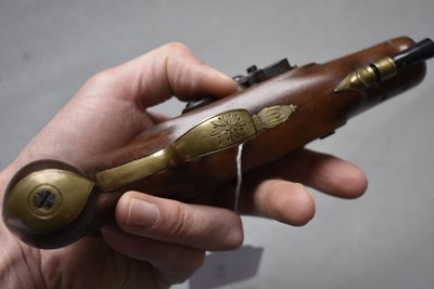 Lot 681 - A .650 CALIBRE FLINTLOCK TRAVELLING MAN-STOPPER PISTOL