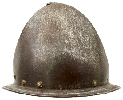 Lot 866 - A GOOD ITALIAN HELMET CABASSET C.1580