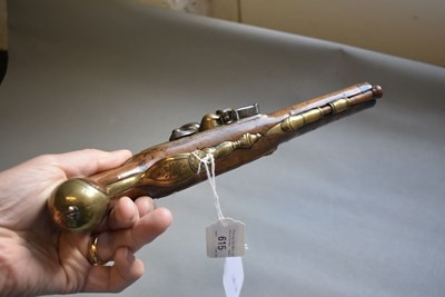 Lot 913 - A PAIR OF 25-BORE FLINTLOCK RIFLED TRAVELLING OR OFFICER'S PISTOLS