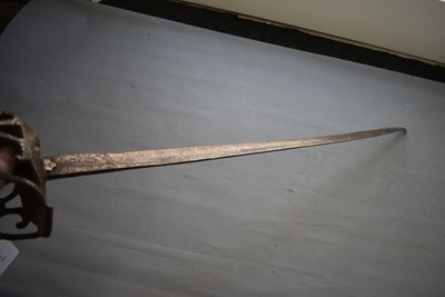 Lot 334 - AN ENGLISH CIVIL WAR PERIOD CAVALRY OFFICER'S BACKSWORD