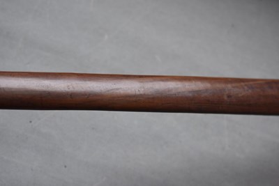 Lot 122 - A RARE EARLY 19TH CENTURY MAORI FIGHTING STICK OR QUARTER STAFF HANI