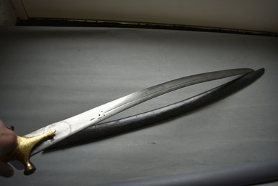 Lot 32 - A LATE 19TH CENTURY WOOTZ DAMASCUS BLADED TULWAR