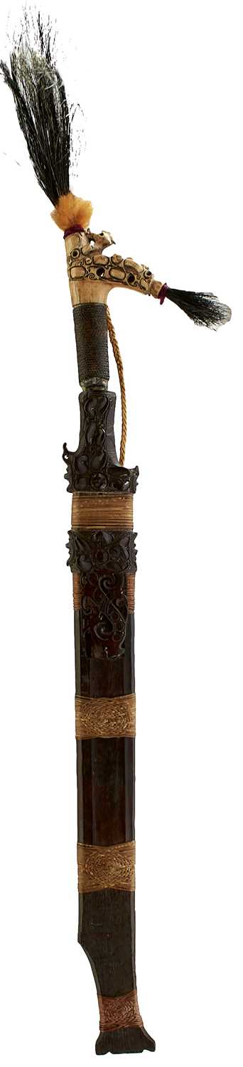 Lot 118 - A DAYAK HEADHUNTER'S SWORD