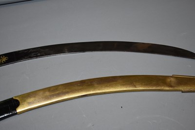 Lot 194 - A GEORGIAN OFFICER'S MAMELUKE HILTED SABRE