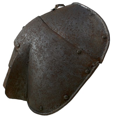 Lot 374 - AN ARTICULATED PAULDRON FROM AN ENGLISH CUIRASSIER'S SUIT OF ARMOUR