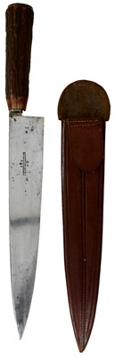 Lot 570 - A GOOD EARLY 20TH CENTURY LARGE HUNTING KNIFE