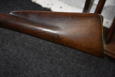 Lot 689 - A FLINTLOCK BLUNDERBUSS BY KETLAND & CO.