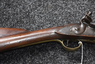 Lot 689 - A FLINTLOCK BLUNDERBUSS BY KETLAND & CO.