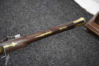 Lot 689 - A FLINTLOCK BLUNDERBUSS BY KETLAND & CO.