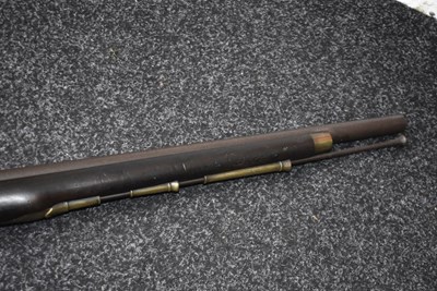 Lot 725 - A .750 CALIBRE FLINTLOCK VOLUNTEER HEAVY DRAGOON'S CARBINE